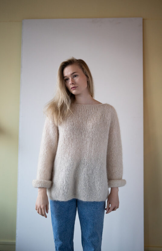 strikkegenser ensfarget fluffy mohair strikk mila