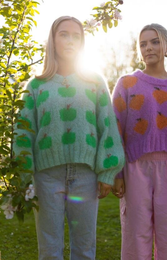 fruity sweater eple strikkeoppskrift genser med frukter fluff mohair