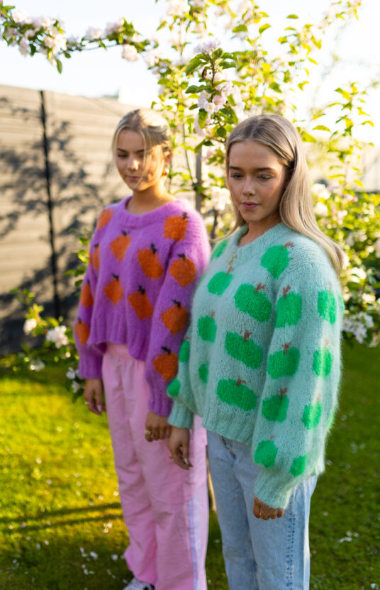fruity sweater eple strikkeoppskrift genser med frukter fluff mohair