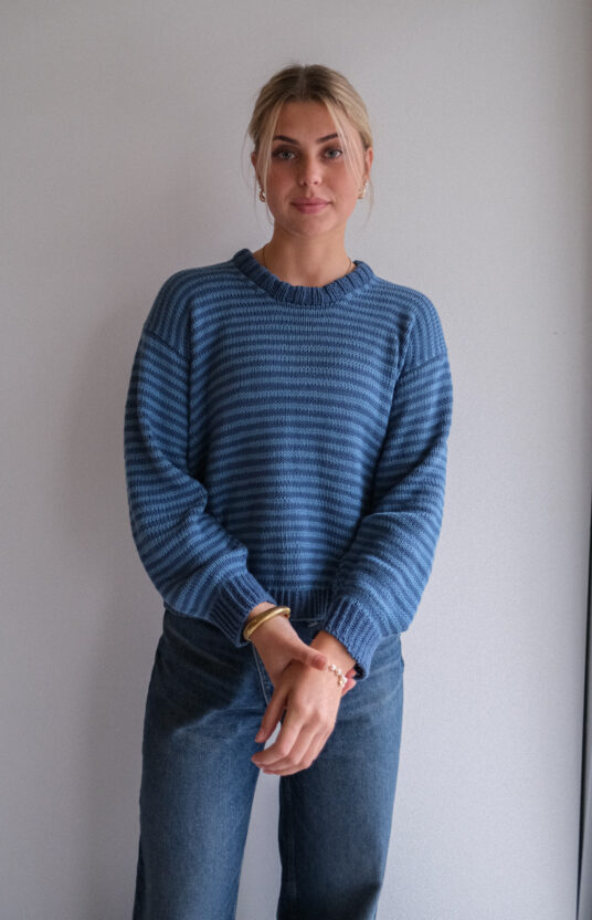 strikkegenser med striper i bomull. strikk som ikke klør- Strikkeoppskrift stripegenser dame