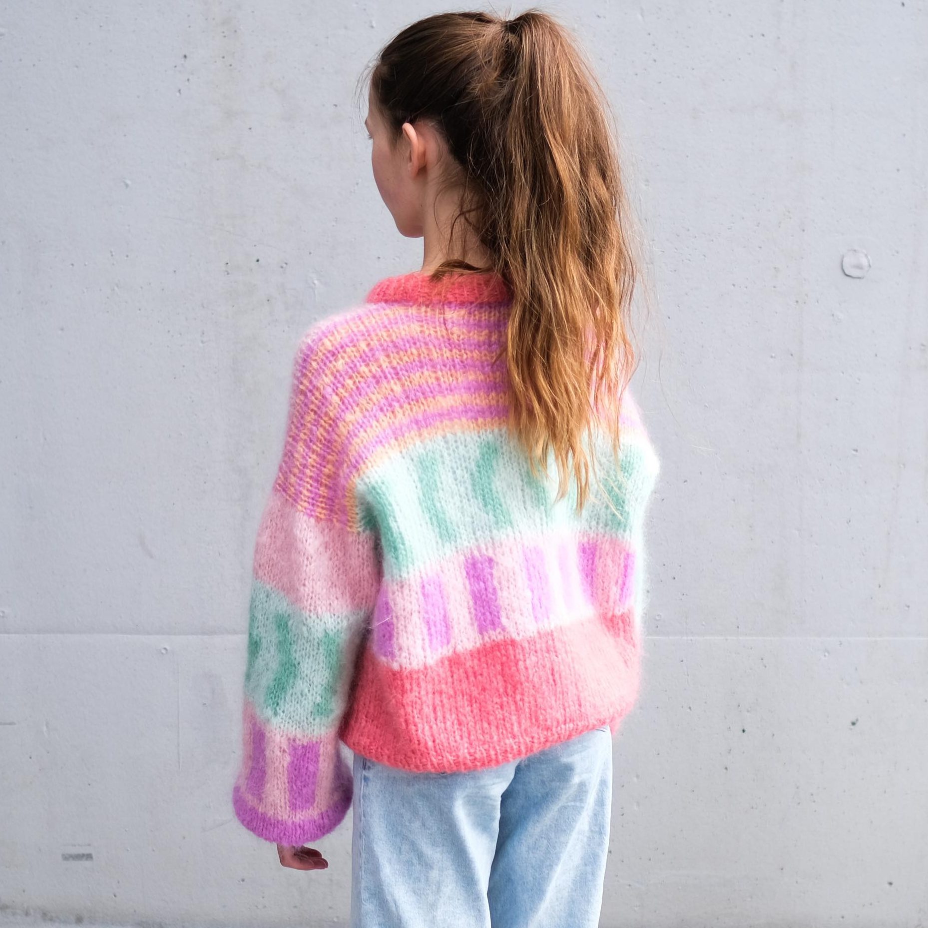 115153-Candyfloss-80s-Sweater-Kids-Knitting-Pattern-7 - HipKnitShop nettbutikk garn og strikkeoppskrifter