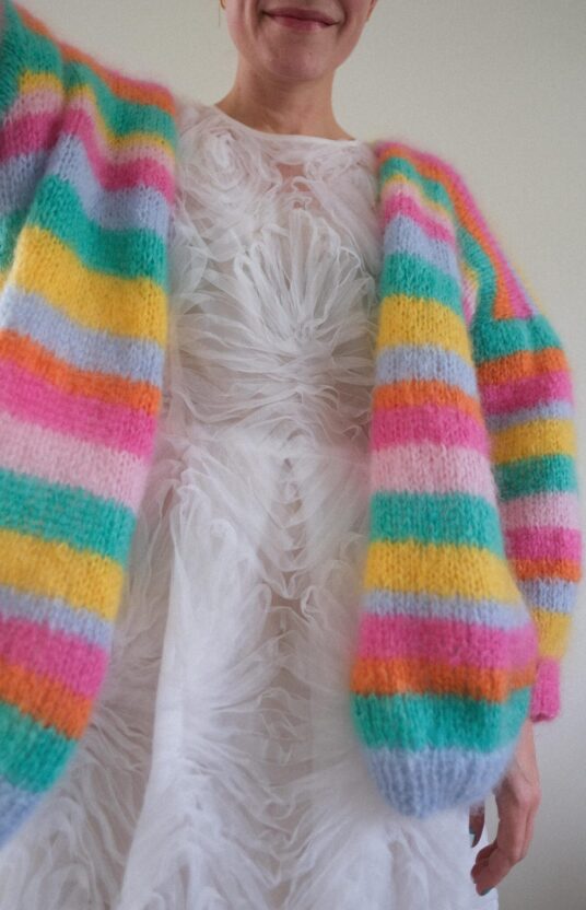 strikkejakke oppskrift mohair fargerik stripejakke til dame