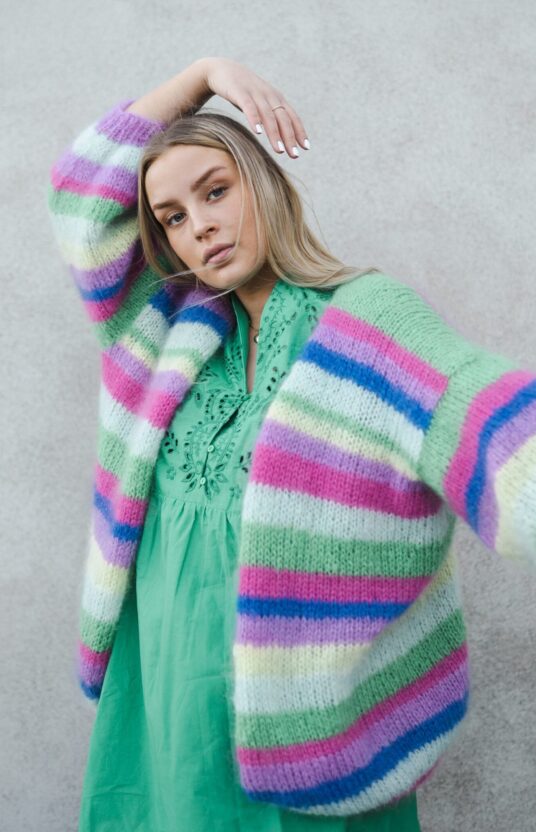 stripejakke dame strikkeoppskrift