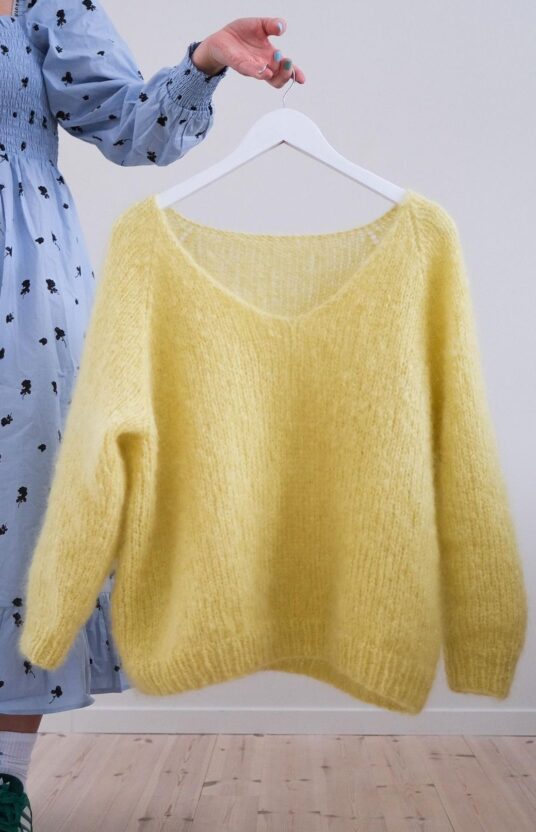 164663-Ny-Fluff-Sweater-Kit-2 - HipKnitShop strikkeoppskrift mohair genser dame