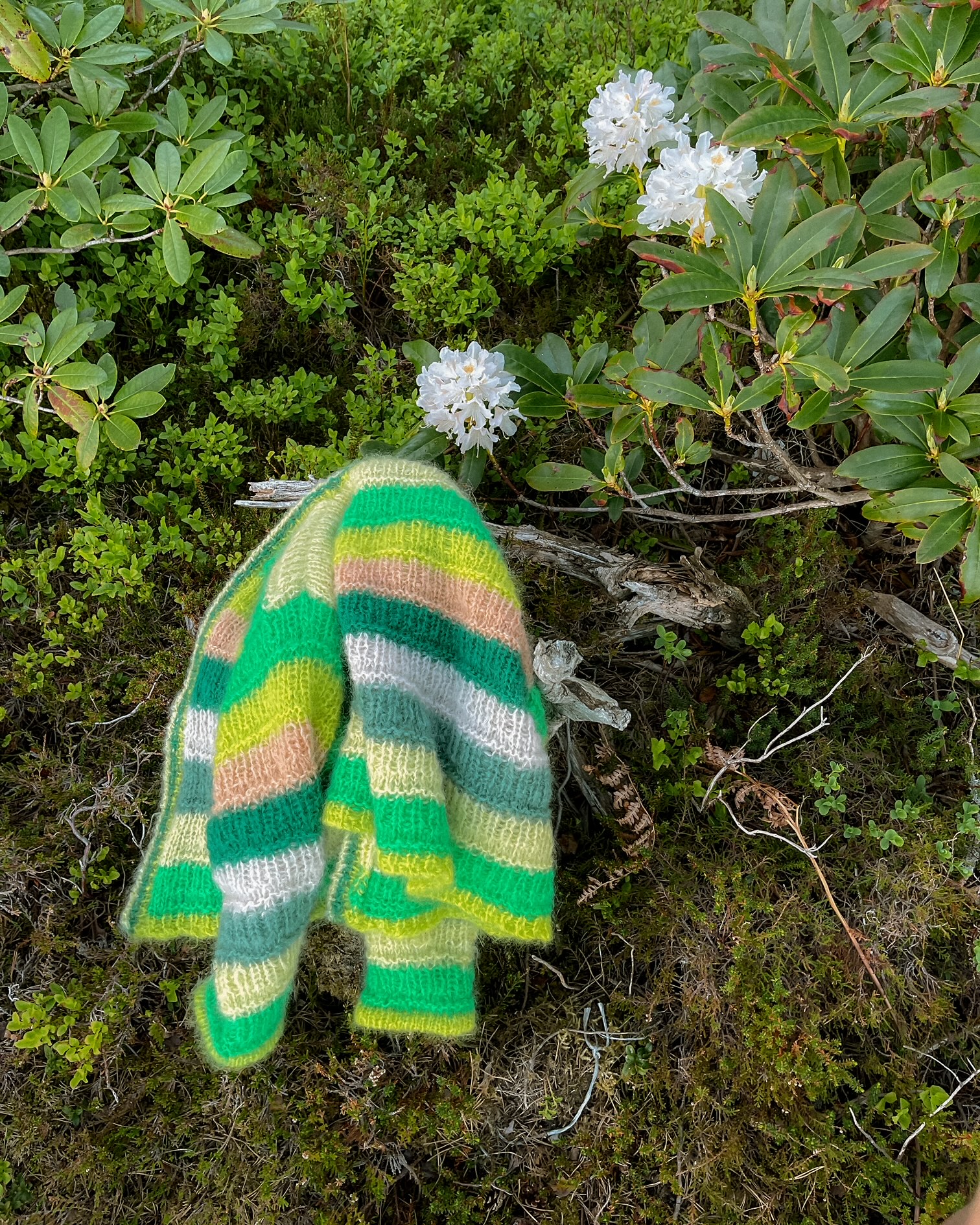 - HipKnitShop sommerjakke strikkeoppskrift