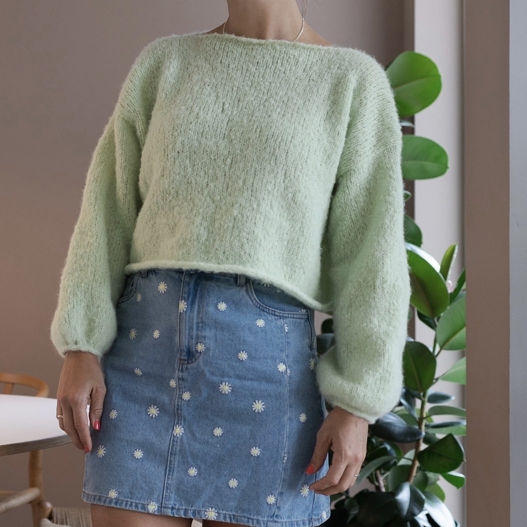 Chrustina sweater knitting pattern - HipKnitShop strikkeoppskrift enkel genser dame børstet alpakka genser
