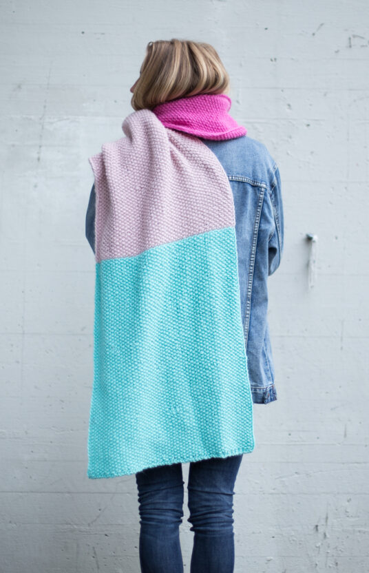 25292-Festivalskjerf-strikkeoppskrift-1 - HipKnitShop knitting pattern scarf