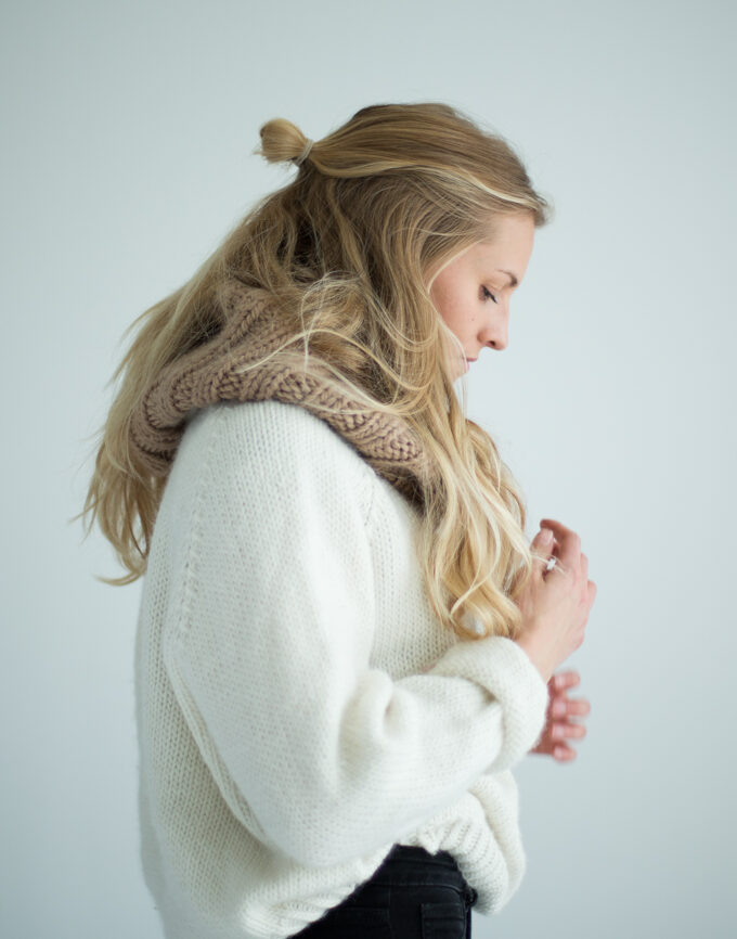 Ruth ribbed neck knitting pattern - HipKnitShop Inspirasjon gavestrikk hals