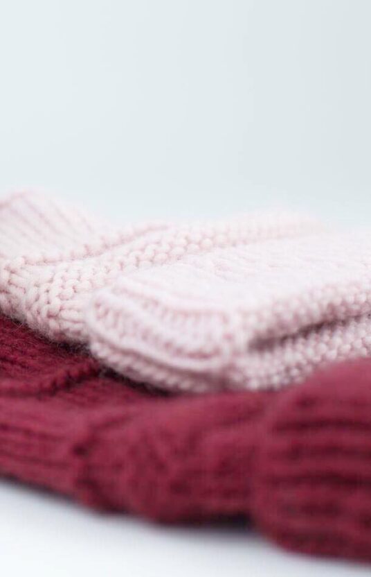 25644-Granny-lue-kit-1 - HipKnitShop strikkesett / garnpakke lue