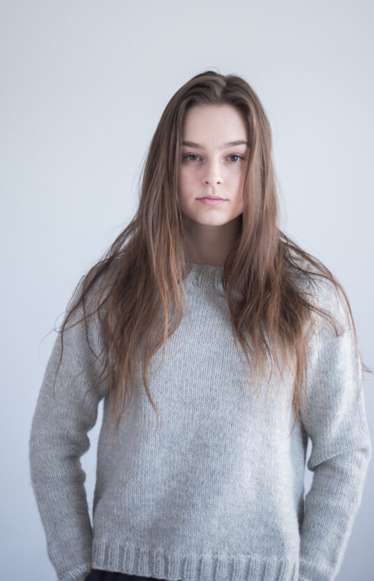 25660-Polly-Sweater-Kit-4 - HipKnitShop strikkeoppskrift genser dame enkel