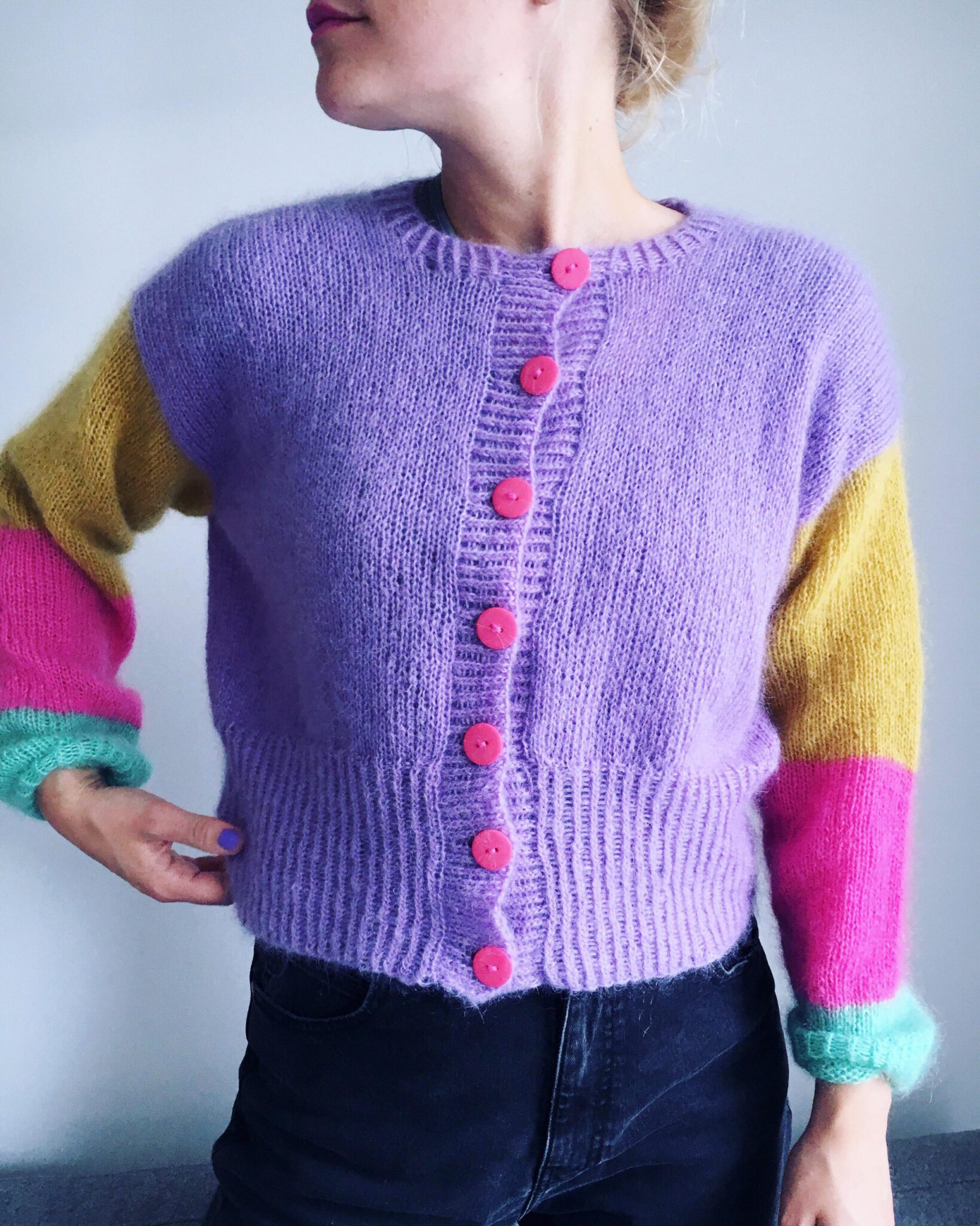 - HipKnitShop cardigan strikkeoppskrift
