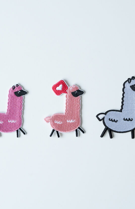 27269-Alpakka-strykemerke - HipKnitShop alpaca embroidery patch