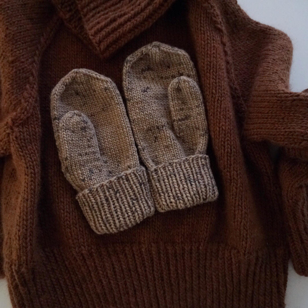 28211-Stay-warm-mittens-Men's-kit - HipKnitShop easy knitting pattern mittens