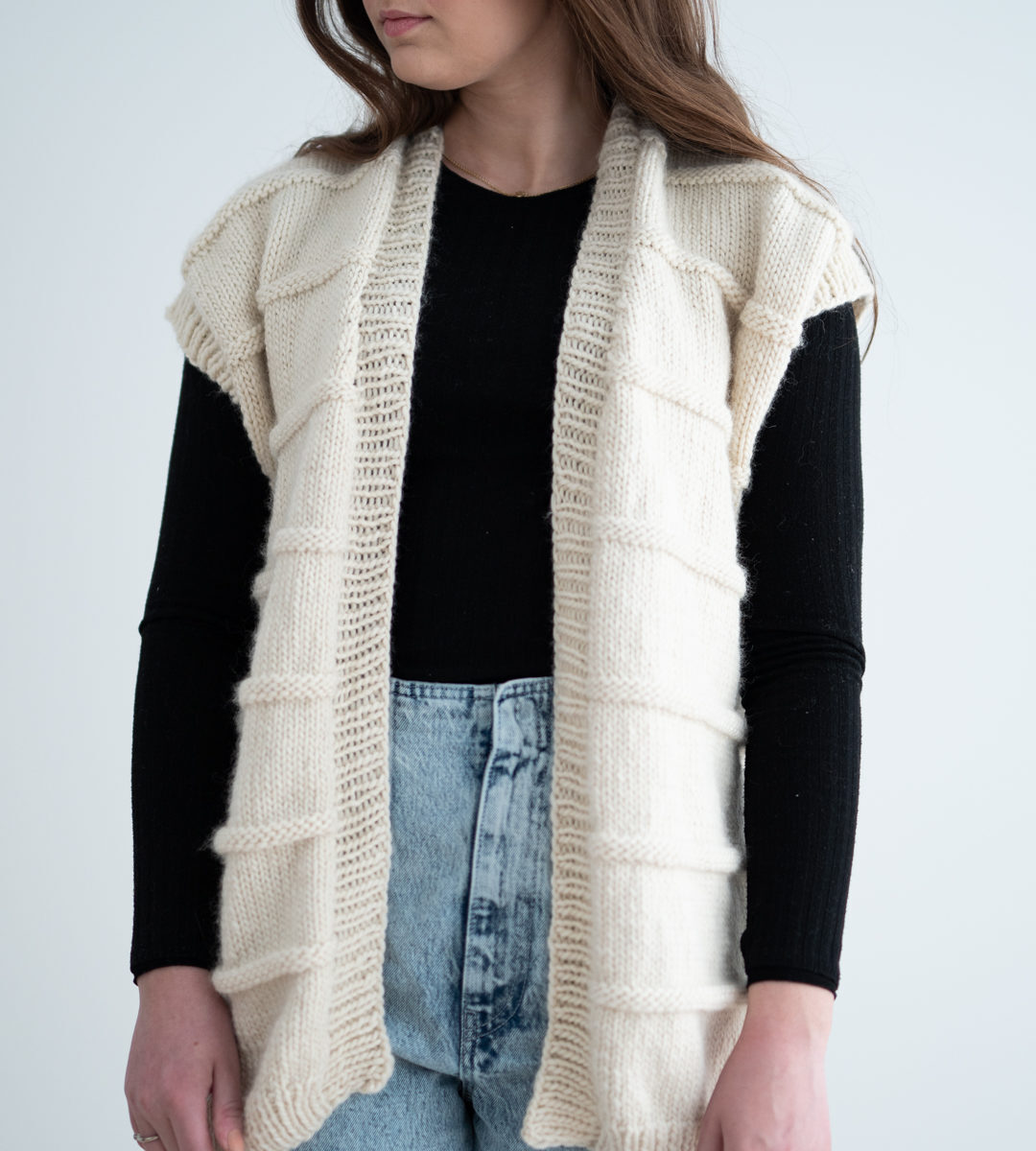 Knitting pattern vest women - HipKnitShop strikkevest dame oppskrift