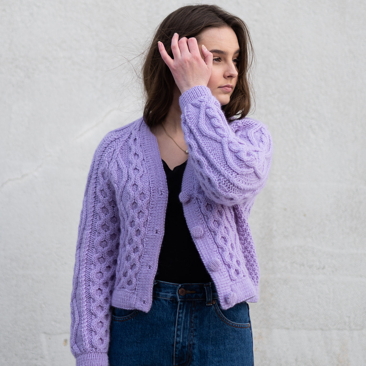 28828-Lavender-Cardigan-Kit - HipKnitShop strikkejakke dame oppskrift