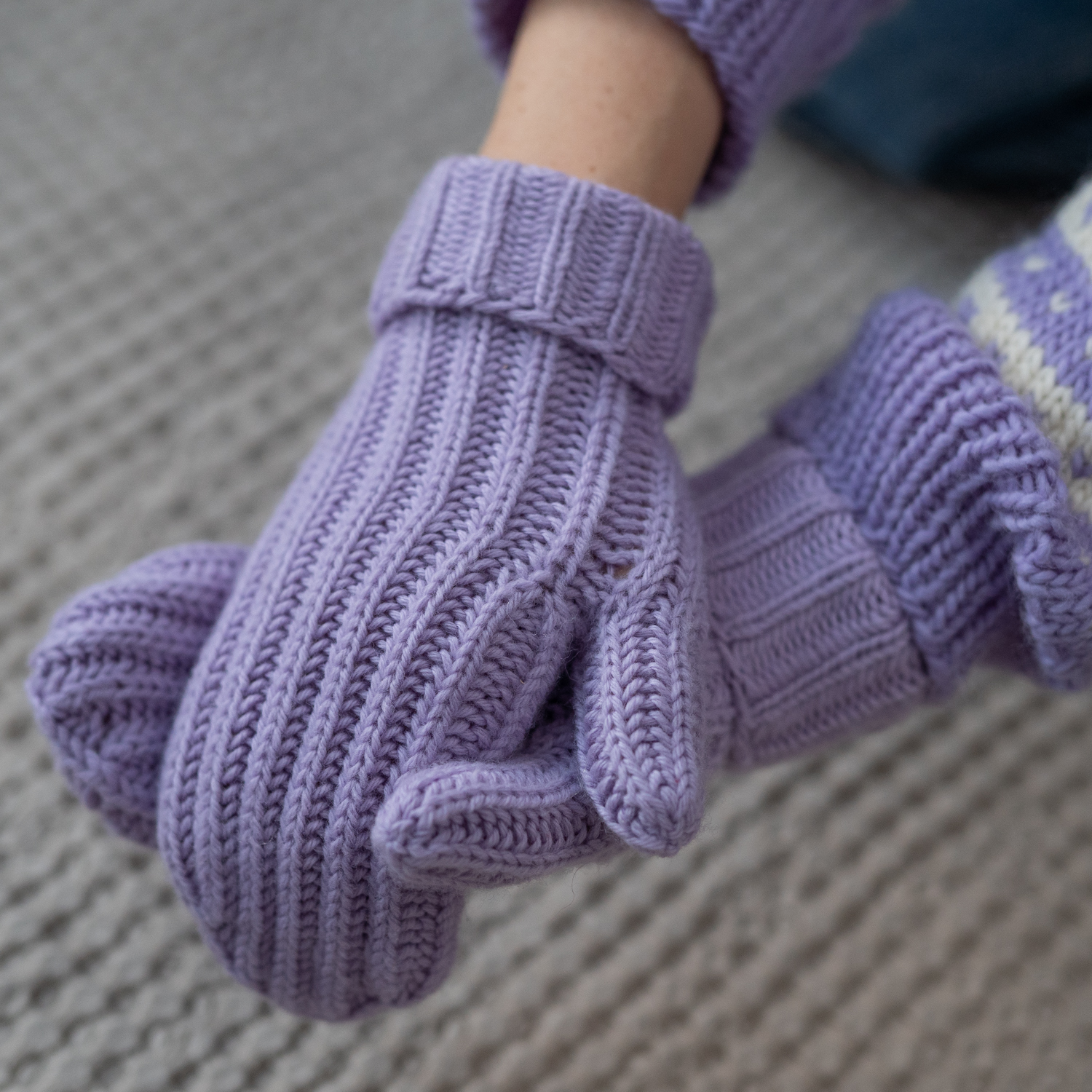 29745-Pop-Brioche-Glove-Kit-3 - HipKnitShop knitting patterns mittens brioche stitches