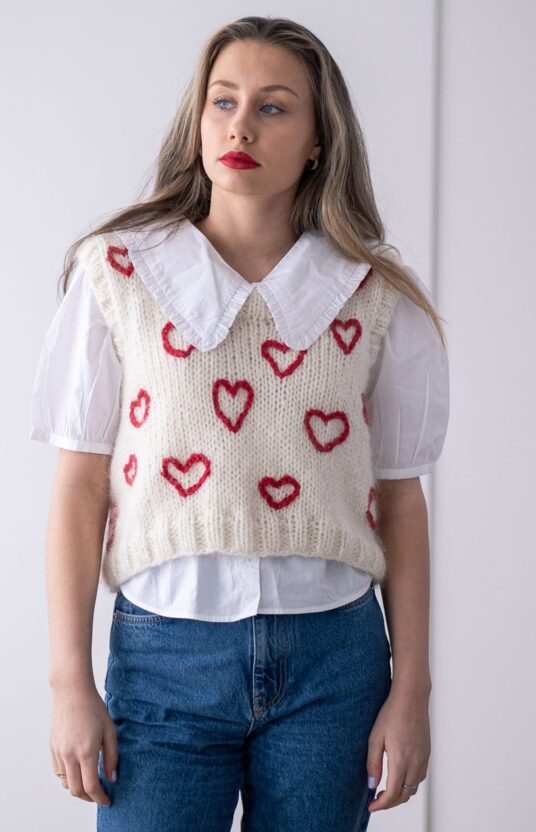 strikkeoppskrift på vest / slipover til dame. Tykk vest strikkeoppskrift. Knitted slipover women pattern. Chunky vest