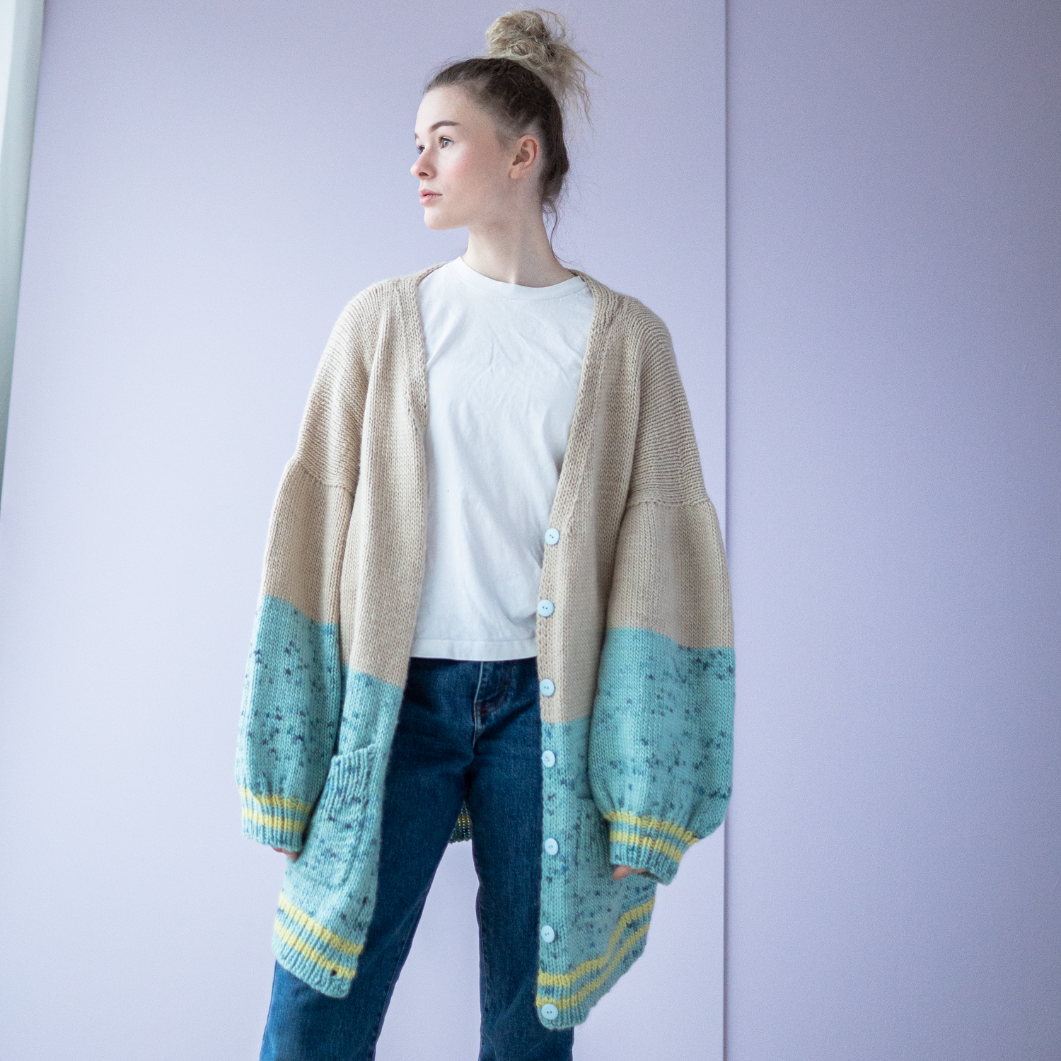 98521-Harmony-cardigan-kit - HipKnitShop strikkeoppskrift lang jakke dame