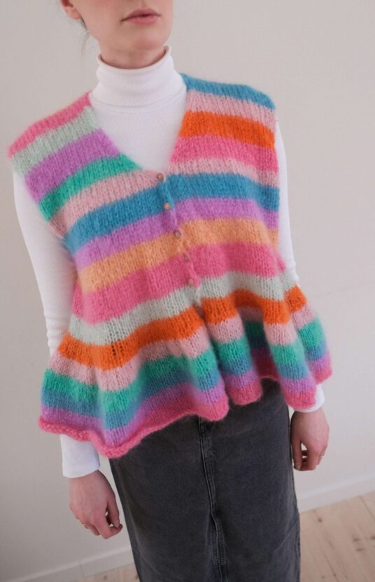 stripet vest dame strikkeoppskrift