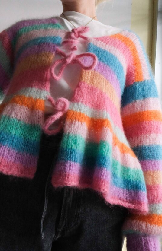 strikkejakke med volang og knyting oppskrift dame mohair jakke striper