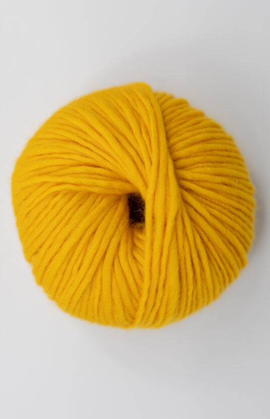 wool garn orange mandarin farge. Fargerikt garn ren ull nettbutikk inspirasjon