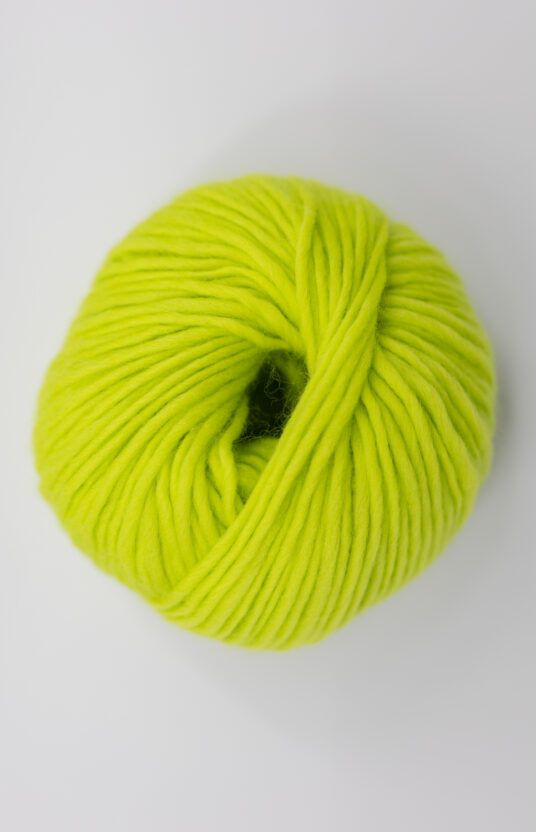 kiwi farget garn. Ullgarn for strikk på tykke pinner. ren ull kløfri ull neon lys grønn garn hip woo