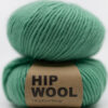 mellomgrønn garn. Ullgarn for strikk på tykke pinner. ren ull kløfri ull støvet lys grønn farge hip wool