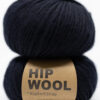 sort garn. Svart ullgarn for strikk på tykke pinner. ren ull kløfri ull mørk farge hip wool