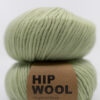 pistasjgrønn garn strikkeprosjekt tykke pinner. Ullgarn som ikke klør. Hip Wool nettbutikk.