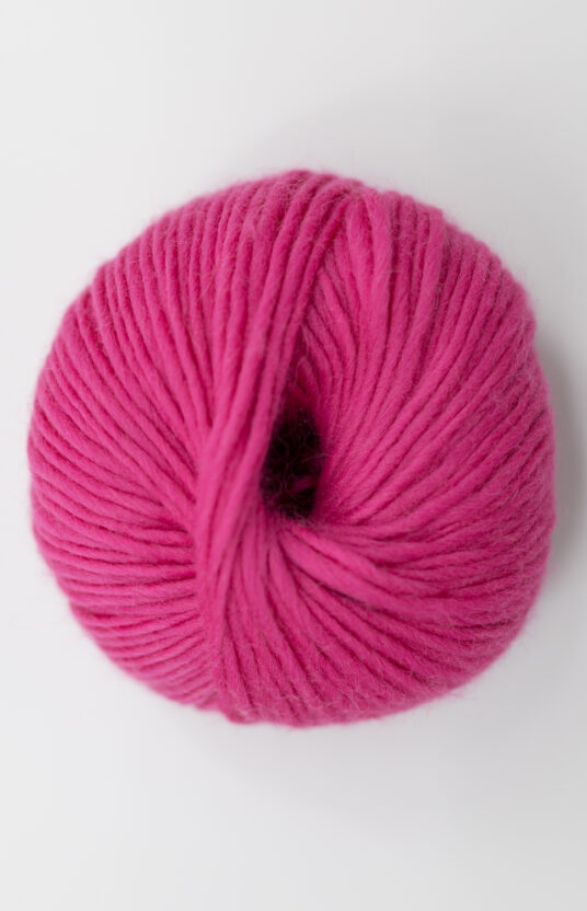 knall rosa ullgarn nettbutikk garn og strikk tilbehør. Garn tykke pinner