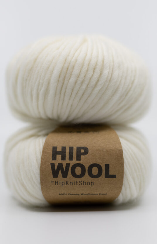 naturhvit ull garn. garn til strikk på pinne 5-8 mm. nettbutikk fargerikt garn hip wool