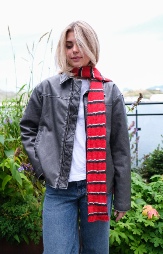 enkelt ribbestrikket skjerf tynt skjerf strikkeoppskrift dame merino strikk inspirasjon tilbehør julegavestrikk