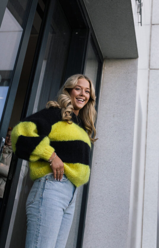strikkegenser mohair fluff og farger. Strikkegenser bodø glimt fotballgenser. strikkeoppskrift genser dame bodø glimt