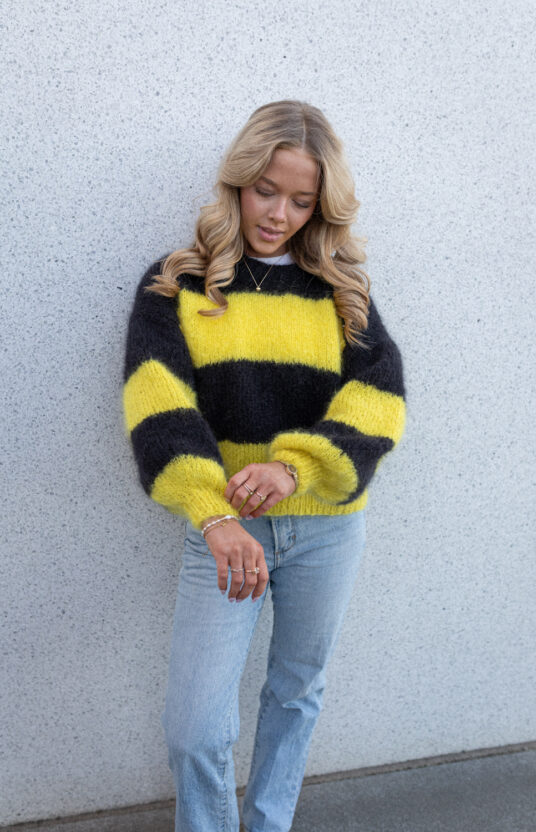 strikkegenser mohair fluff og farger. Strikkegenser bodø glimt fotballgenser. strikkeoppskrift genser dame bodø glimt
