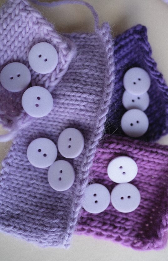 Light purple buttons, lilac plastic buttons, buttons for knitted jacket, cardigan buttons, knitting buttons, pastel purple buttons, two hole buttons, buttons for sweater, cute knitting buttons, light purple coat buttons.