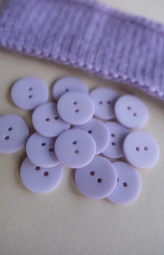 Light purple buttons, lilac plastic buttons, buttons for knitted jacket, cardigan buttons, knitting buttons, pastel purple buttons, two hole buttons, buttons for sweater, cute knitting buttons, light purple coat buttons.