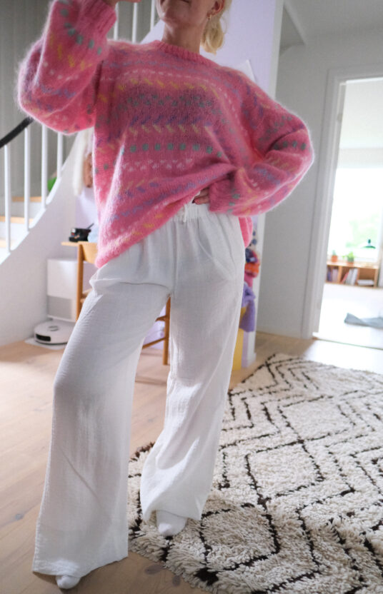 strikkegenser 80talls fargerik genser dame strikkeoppskrift Knitted sweter pattern colorful mohair sweater. Fun knitting patterns for women